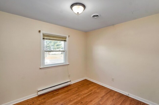 Building Photo - 3702 Broadgate Dr