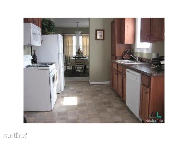 Building Photo - 25855 Hoffmeyer St