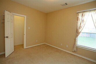 Building Photo - 26102 Bent Meadow Ct