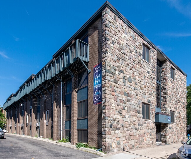 Building Photo - 731 Packard
