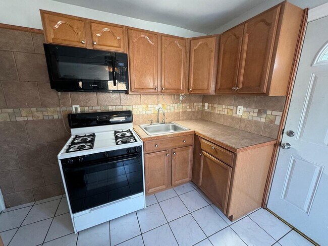 Foto del edificio - 1834 Illinois St