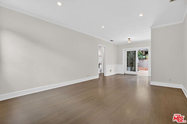 Foto del edificio - 408 Kendall Ave