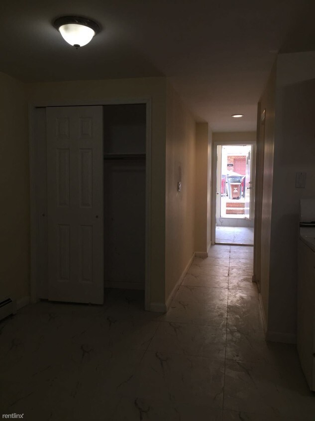 Foto del edificio - 8439 60th Ave