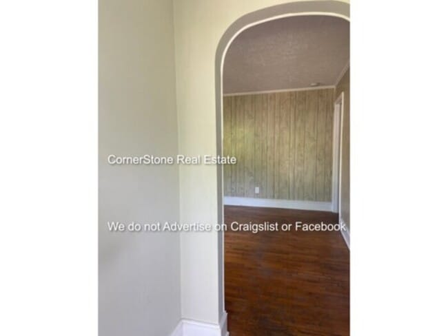 Building Photo - 881 W Orange St