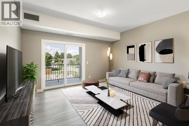 Building Photo - 1840 Cabana Road E