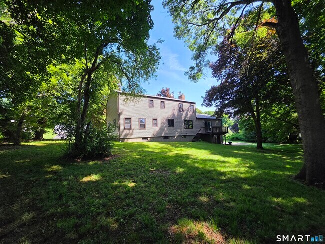 Foto del edificio - 8 Squire Ln