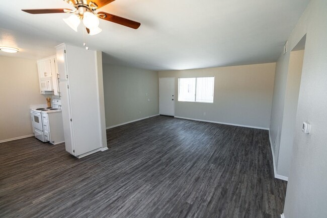 Interior Photo - 6651 Haskell Ave