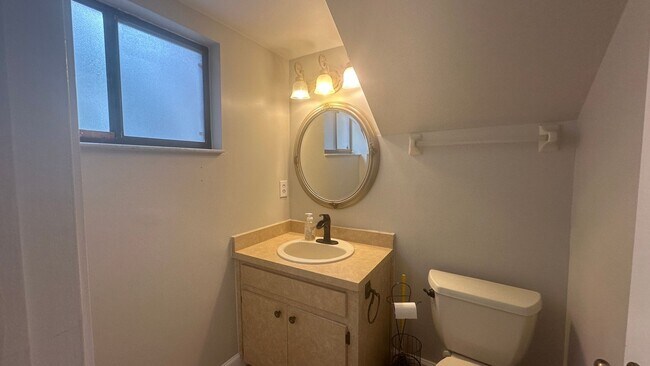 Foto del edificio - Spacious 3BR Townhome with Dual Living Areas & Resort Amenities