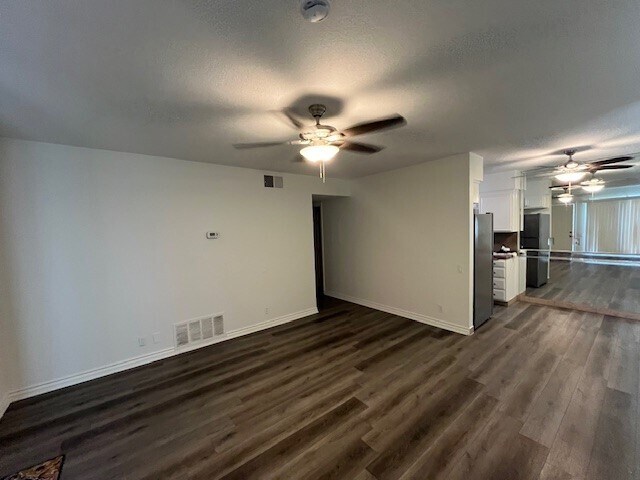 Building Photo - 45242 Panorama Dr