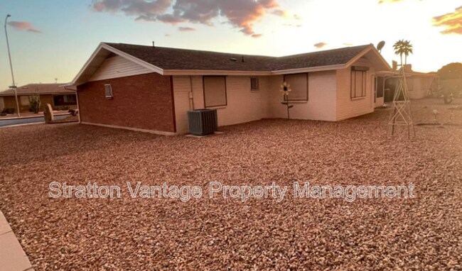 Foto del edificio - 5028 E Flossmoor Ave