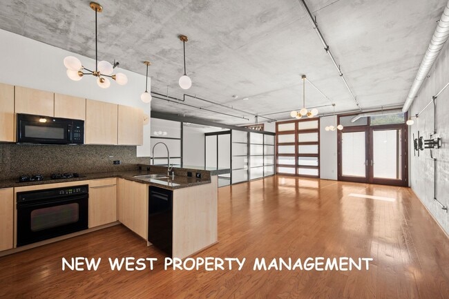 Foto del edificio - Expansive East Village 2-Bedroom at Parklo...