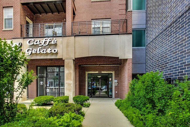 Foto del edificio - 2032 W Division St