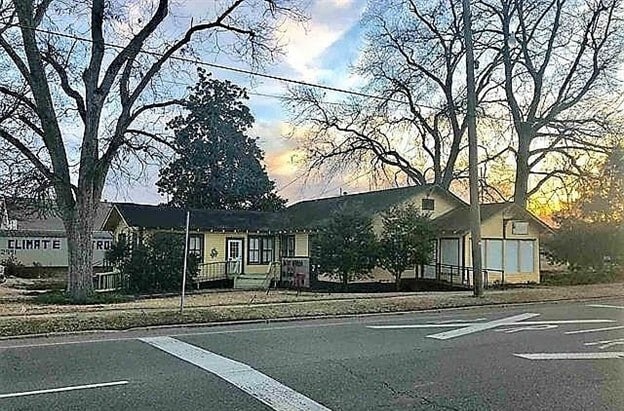 Building Photo - 410 E Madison Ave