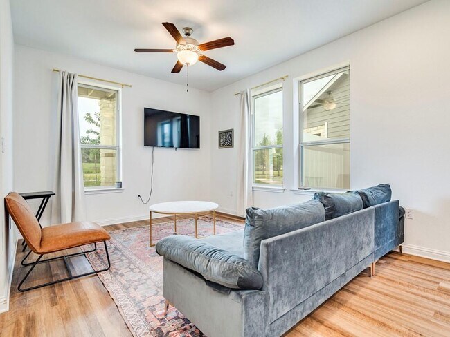 Building Photo - 7904 Mandela Bend