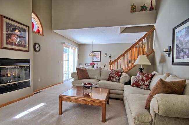 Foto del edificio - 15349 Greenhaven Ln