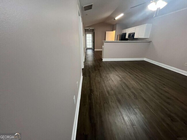 Foto del edificio - 565 Rustwood Dr