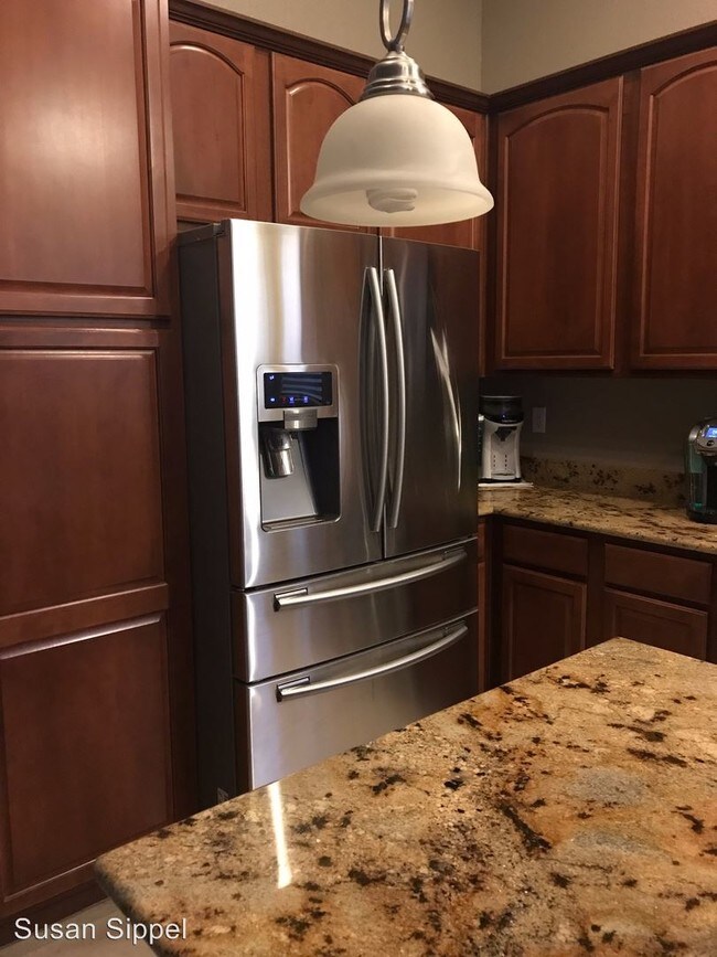Foto del edificio - 5 br, 3.5 bath House - 2738 Auchmull Street