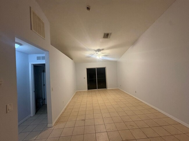 Building Photo - 1000/1002 W 12th Street