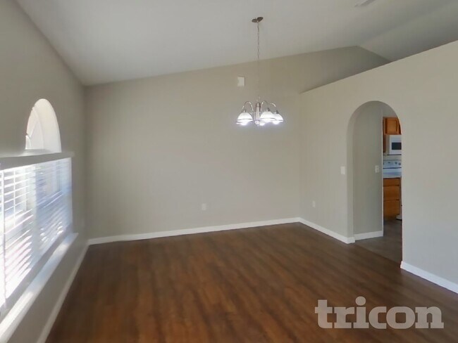 Foto del edificio - 9297 Oak Grove St