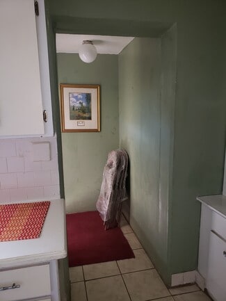 Building Photo - 4012 Garden Ave