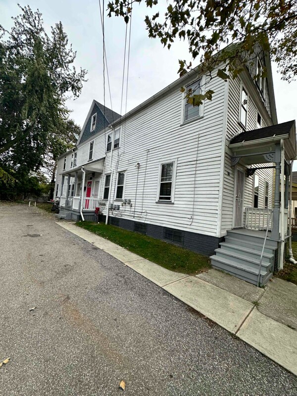 Foto del edificio - 1065 E 66th St