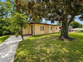 Building Photo - 10415 Briarcliff Rd E
