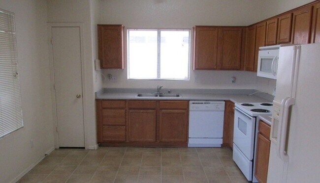 Foto del edificio - COMING SOON NEAR DOWNTOWN CHANDLER - NO HOA!!!