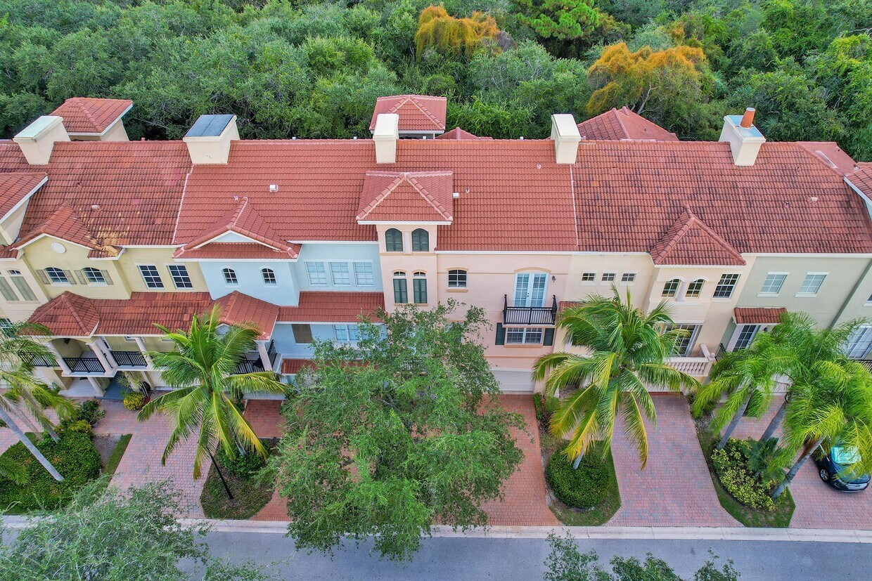 2640 Ravella Ln, Palm Beach Gardens, FL 33410 Townhouse for Rent in