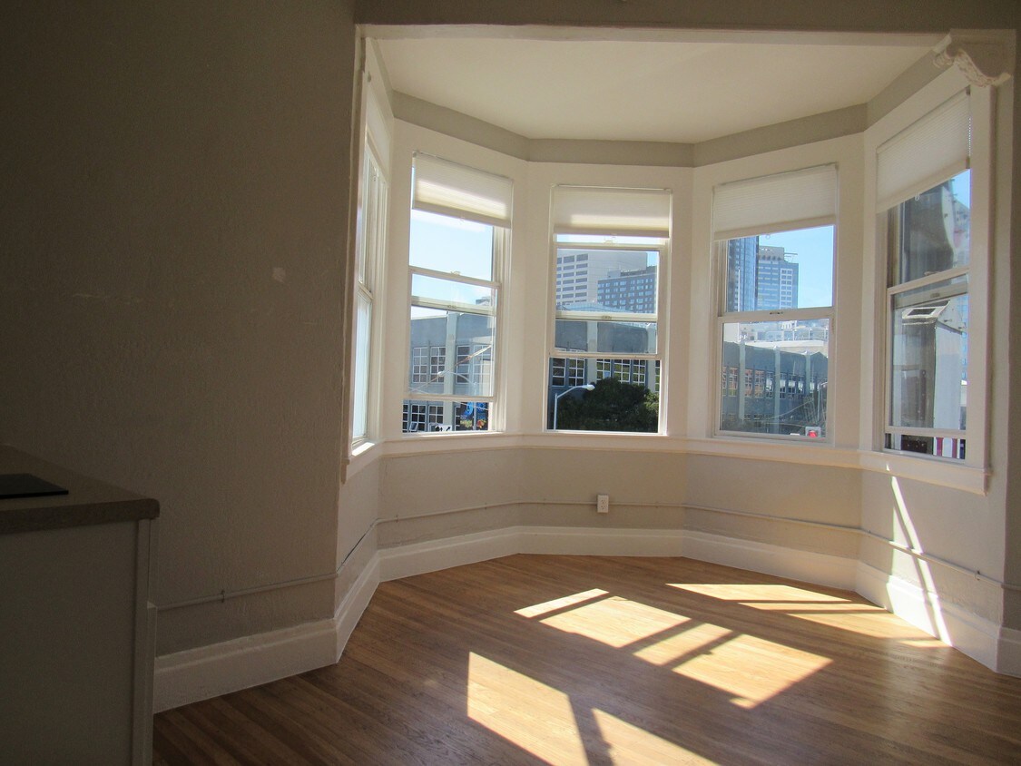 Primary Photo - 205 9th St