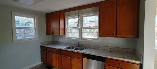 Foto del edificio - Charming Red Bank Home for Rent!