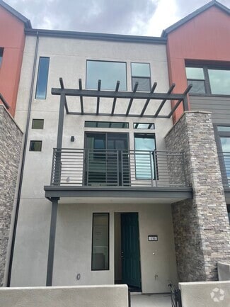 Building Photo - 136 Sawbuck