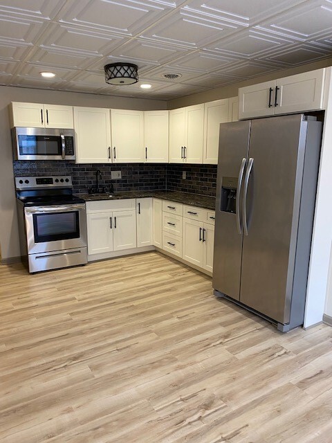 Kitchen - 2340 S Broad St