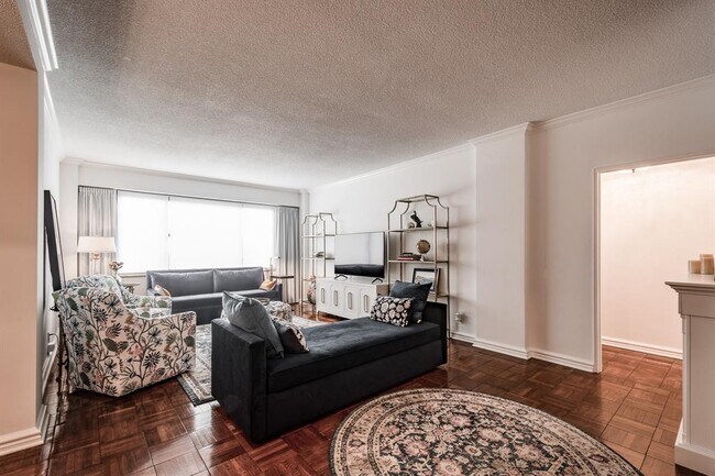 Foto del edificio - 1400 Hermann Dr