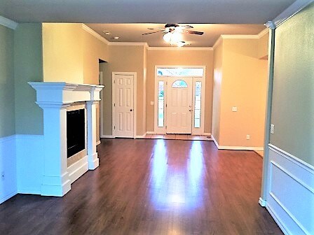 Building Photo - 1806 Knollcrest Cir