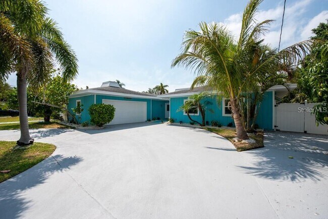 Foto del edificio - 4643 Bay Crest Dr