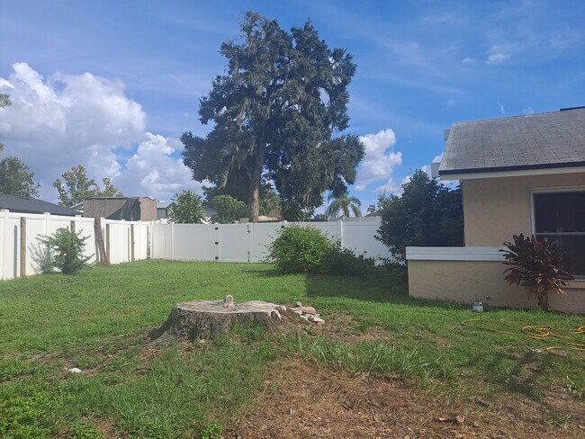 Foto del edificio - 811 Granite Rd