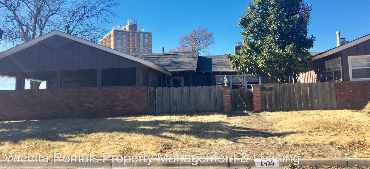 Primary Photo - 2 br, 1.5 bath Apartment - 1435 N. Brookfield