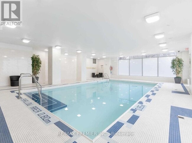 Photo du bâtiment - 5793 Yonge St