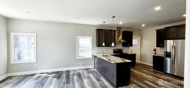 Foto del edificio - 493 Washington St