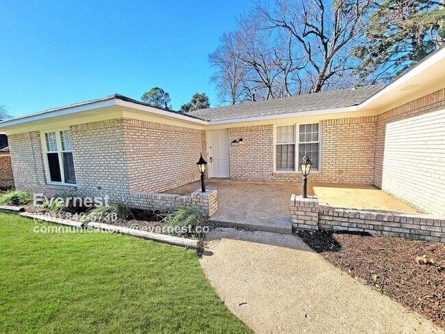 Building Photo - 8287 Farmington Dr E