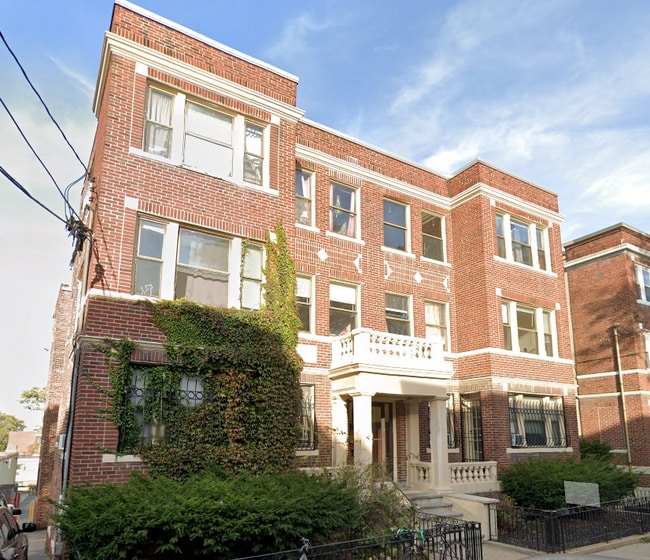 Building Photo - 240 Kelton St