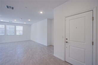 Building Photo - 2555 Hampton Rd
