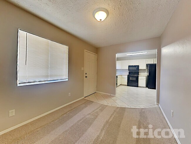 Building Photo - 20812 N 11th Ave