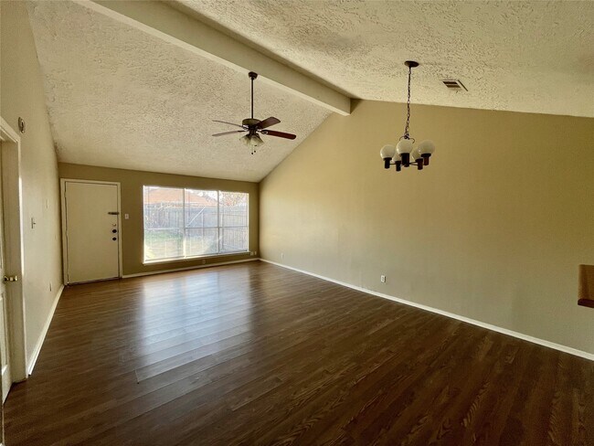 Building Photo - 2314 Spring Dusk Dr