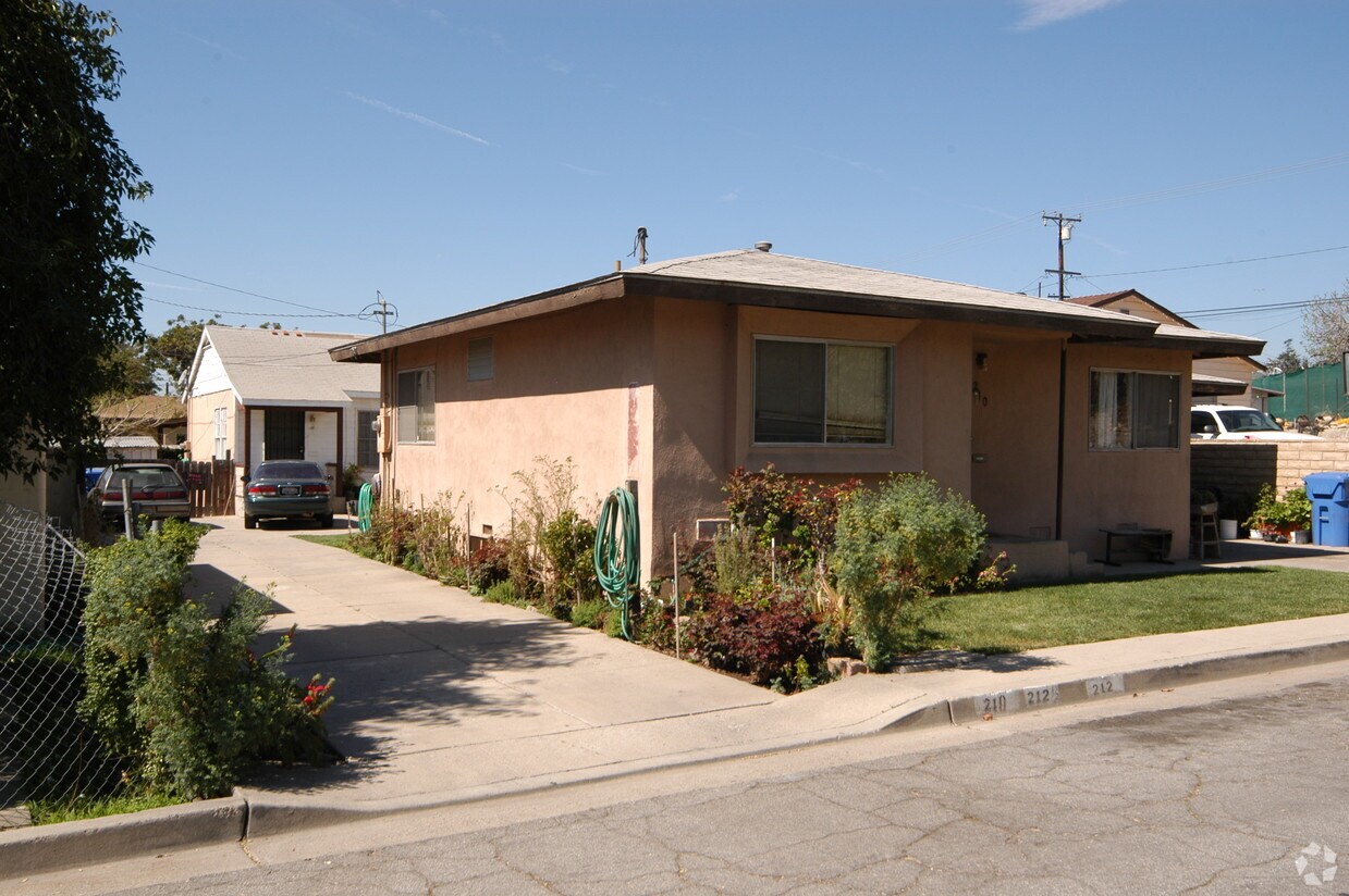 Primary Photo - 210-212 1/2 Brett Way
