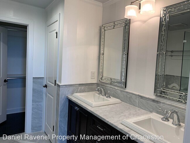 Building Photo - 33 Calhoun St