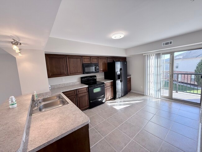 Building Photo - 14072 Lakeside Blvd N