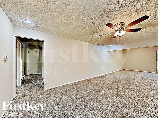 Building Photo - 2709 Trinity Valley Ct