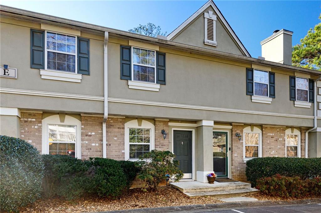Foto principal - 6900 Roswell Rd
