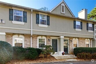 Building Photo - 6900 Roswell Rd